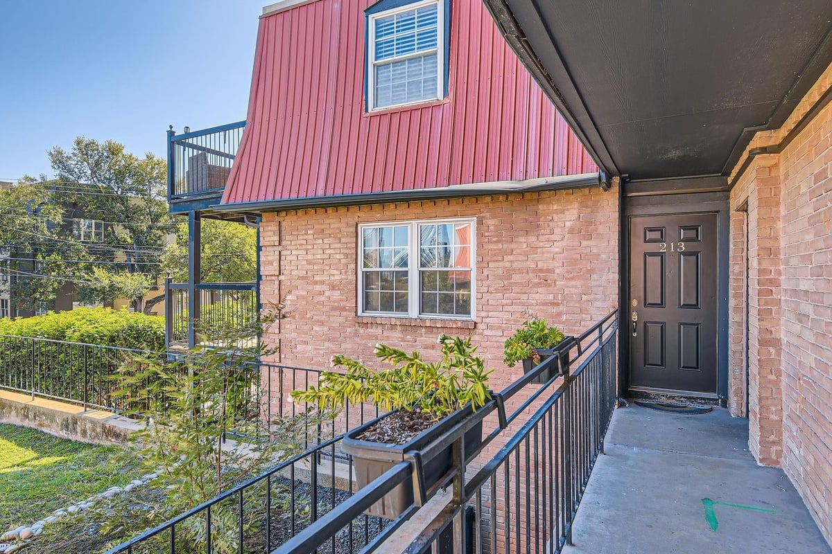 View 900 S Lamar BLVD Unit #213 in Austin Heights Condo 900 S Lamar BLVD Unit #213 - property photo 1 - Luxury home in Austin Heights Condo, Austin, TX