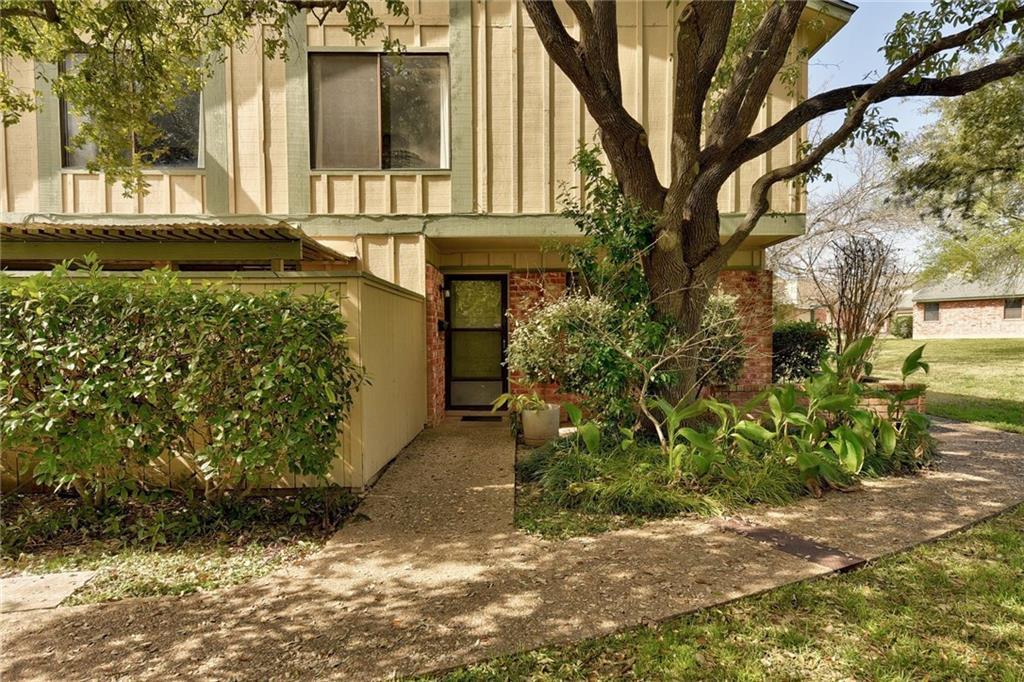 View 900 W Village LN in Park At Quail Creek Sec 02 900 W Village LN - property photo 1 - Luxury home in Park At Quail Creek Sec 02, Austin, TX