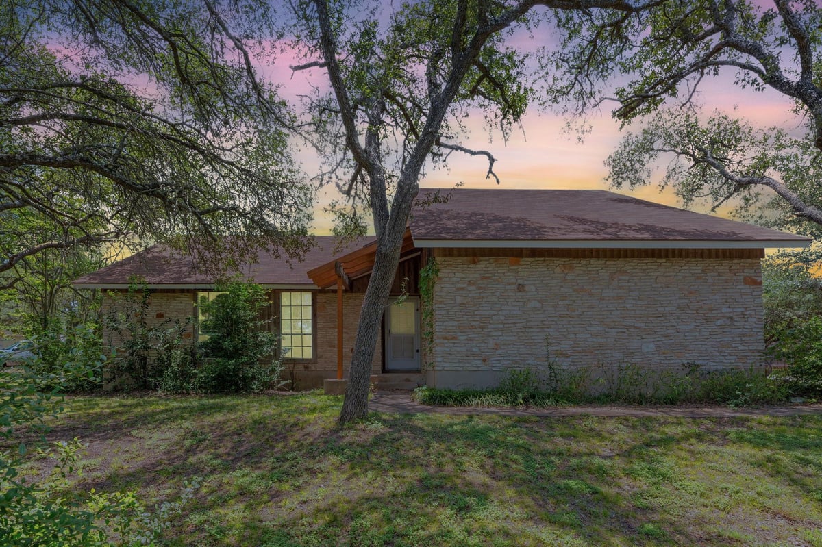 9005 Dorella LN - front exterior - Luxury home in Westview Estates Sec 02, Austin, TX