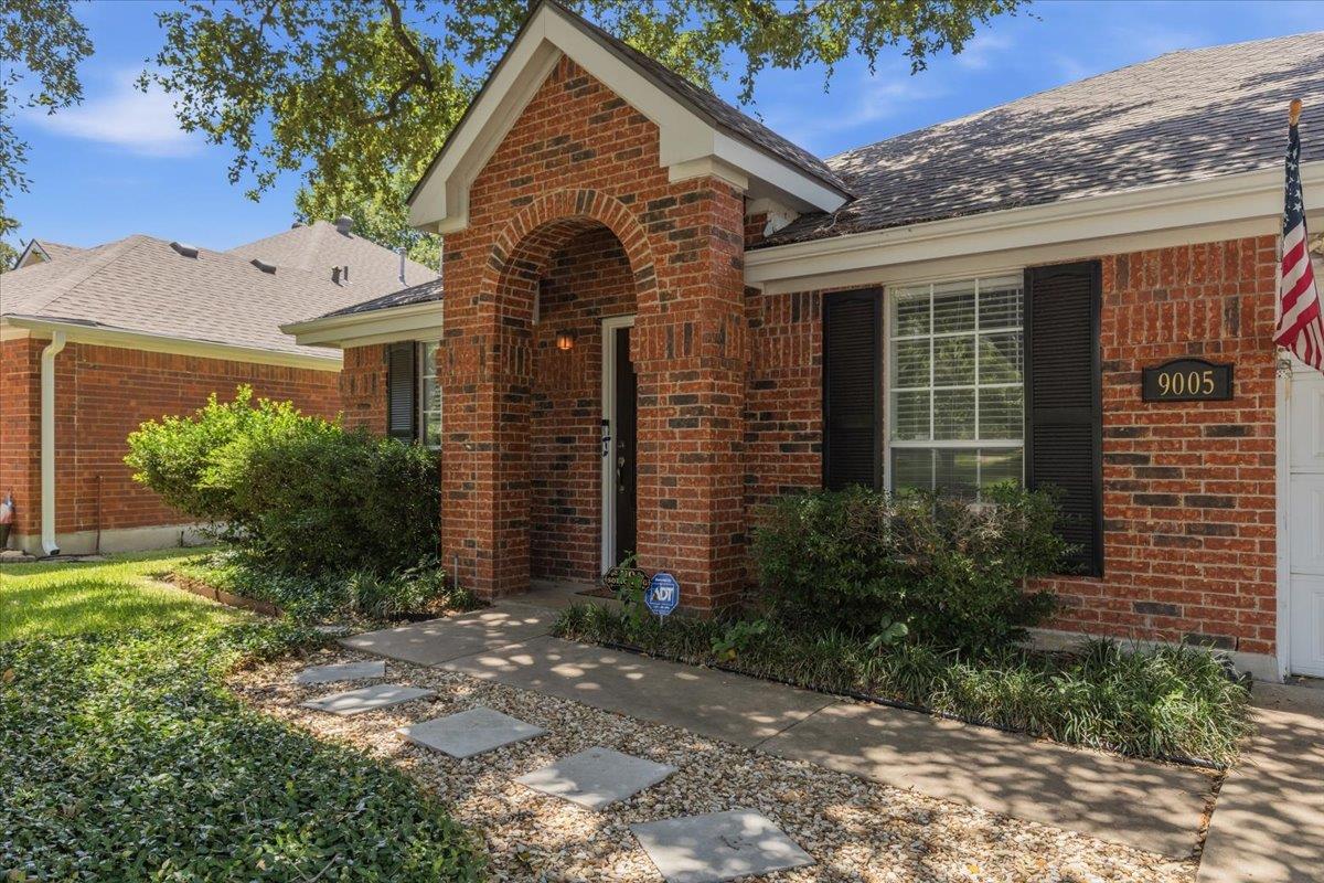 View 9005 Marthas DR in Meadows Brushy Creek 9005 Marthas DR - property photo 1 - Luxury home in Meadows Brushy Creek, Austin, TX