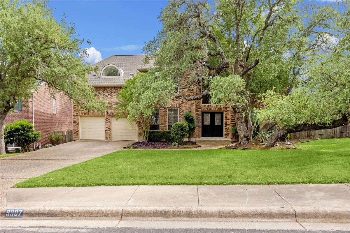 View 9007 Tweed Berwick Dr in Park At Spicewood Spgs Ph 9007 Tweed Berwick Dr - front exterior - Luxury home in Park At Spicewood Spgs Ph, Austin, TX