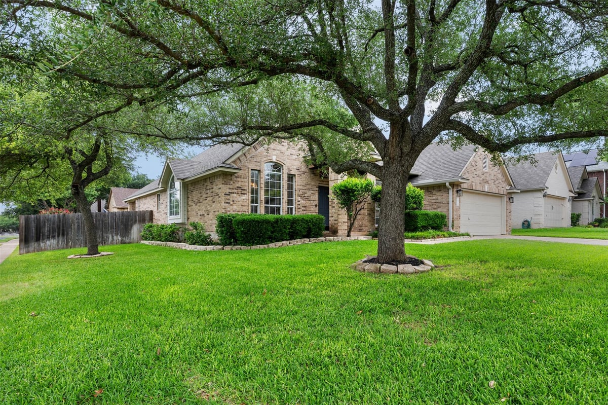 View 9008 Braesgate Cv in Meadows Brushy Creek 9008 Braesgate Cv - front exterior - Luxury home in Meadows Brushy Creek, Austin, TX