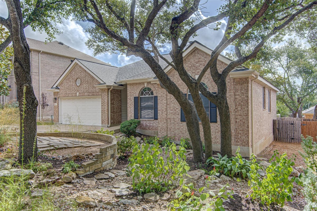 View 9009 Colberg DR in Circle C Ranch Ph A Sec 05 9009 Colberg DR - property photo 1 - Luxury home in Circle C Ranch Ph A Sec 05, Austin, TX