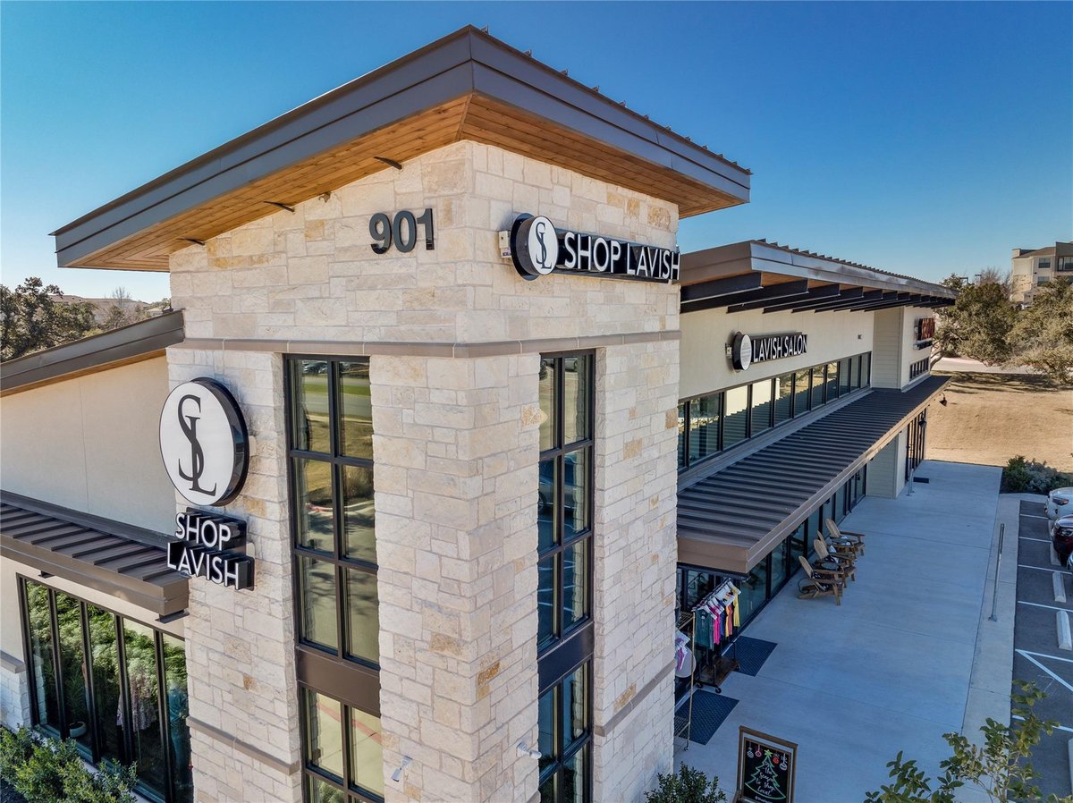 901 N Vista Ridge Blvd - front exterior - Luxury home in Shops At Vista Ridge Amd, Cedar Park, TX