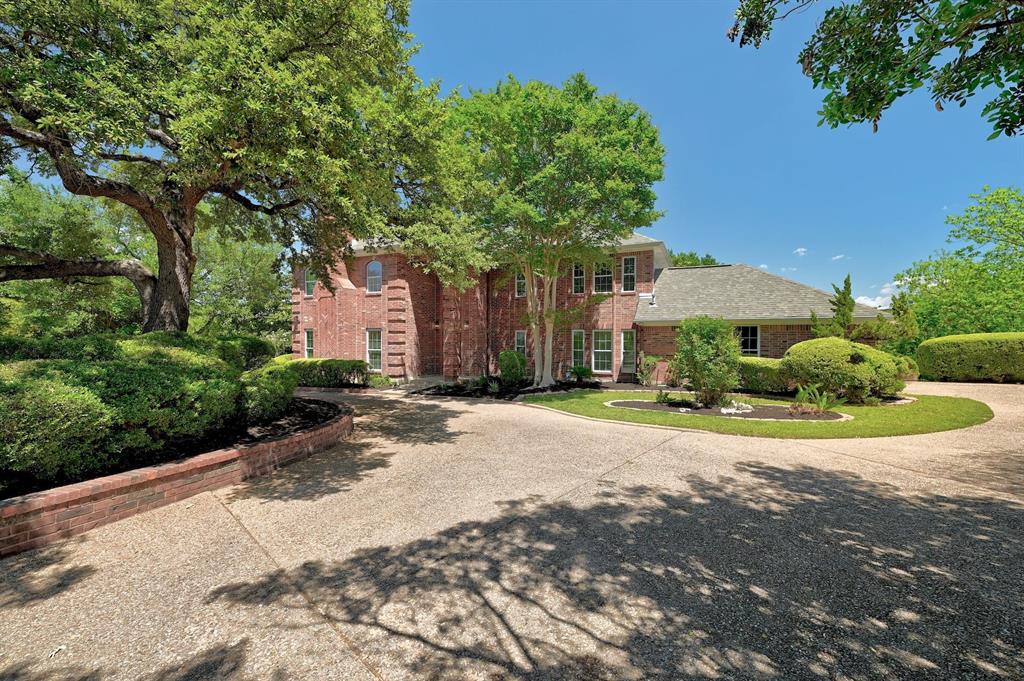 View 901 N Weston LN in Rob Roy On Lake Sec 01 901 N Weston LN - property photo 1 - Luxury home in Rob Roy On Lake Sec 01, Austin, TX