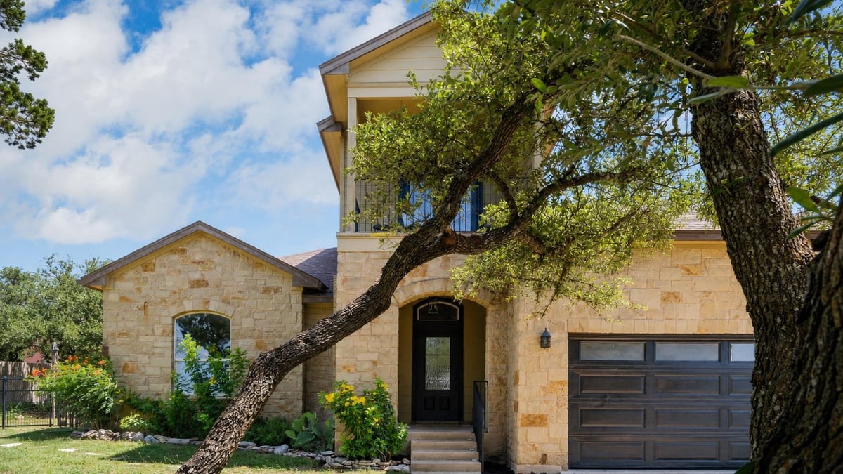 901 Panorama DR - front exterior - Luxury home in Hill Creek West, Dripping Springs, TX