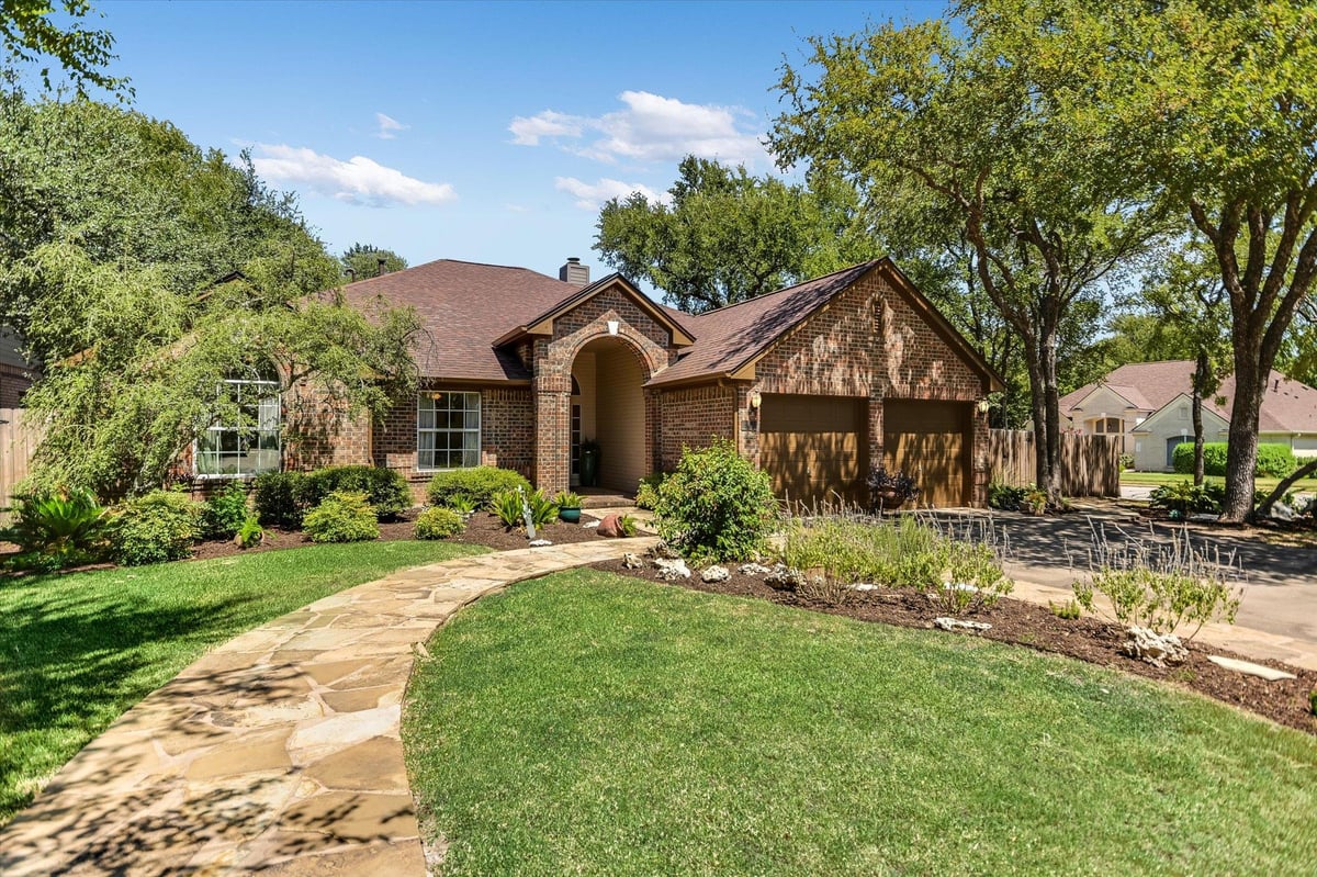 View 901 Rock Spring CV in Oaklands Sec 01B 901 Rock Spring CV - property photo 1 - Luxury home in Oaklands Sec 01B, Round Rock, TX