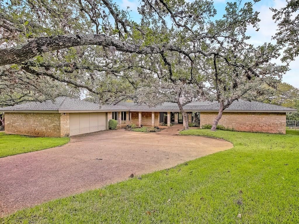 View 9010 Mountain Lake Cir in Balcones Village Sec 03 Ph B 9010 Mountain Lake Cir - front exterior - Luxury home in Balcones Village Sec 03 Ph B, Austin, TX