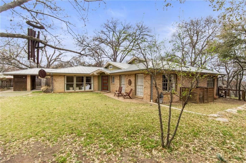 View 902 Bluebonnet Ln in South Lund Park Sec 01 Amd 902 Bluebonnet Ln - front exterior - Luxury home in South Lund Park Sec 01 Amd, Austin, TX