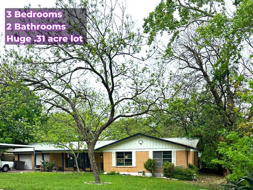 View 902 E Applegate Dr in North Acres Sec 01 902 E Applegate Dr - front exterior - Luxury home in North Acres Sec 01, Austin, TX