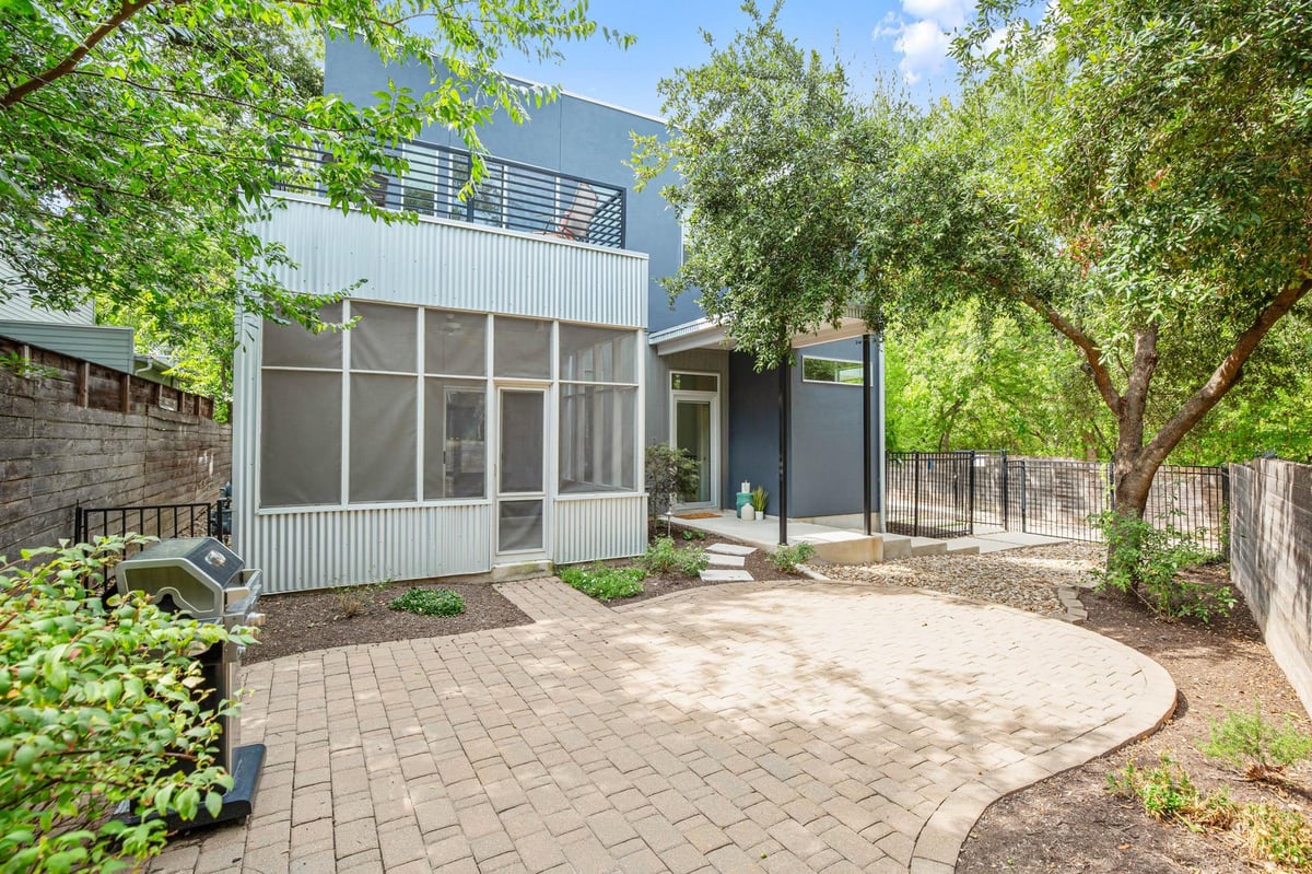 View 902 S Center St Unit #1-B in South Center Enclave A Condomi 902 S Center St Unit #1-B - front exterior - Luxury home in South Center Enclave A Condomi, Austin, TX