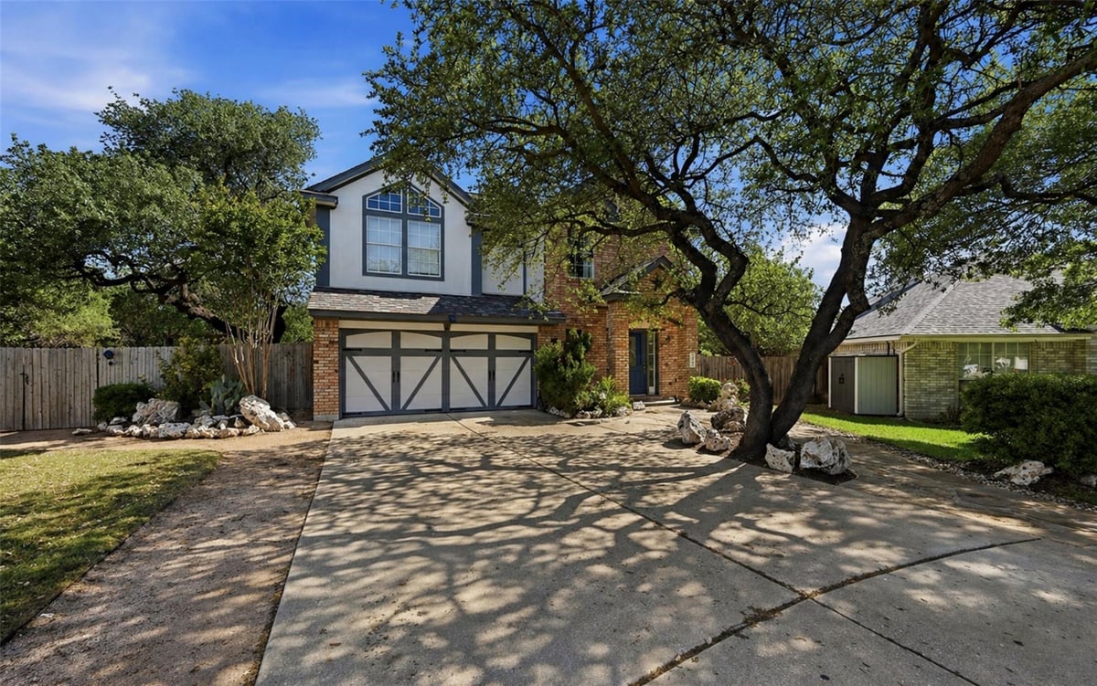 View 902 Tanglewood Dr in OAK RIDGE 1 902 Tanglewood Dr - front exterior - Luxury home in OAK RIDGE 1, Leander, TX
