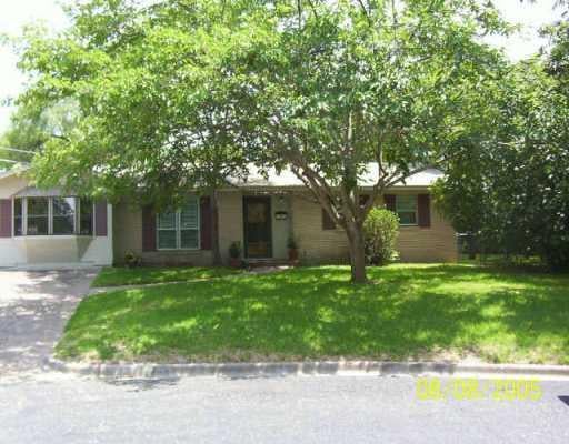 View 903 Chatsworth Cir in Sherwood Oaks Sec 2 903 Chatsworth Cir - property photo 1 - Luxury home in Sherwood Oaks Sec 2, Austin, TX