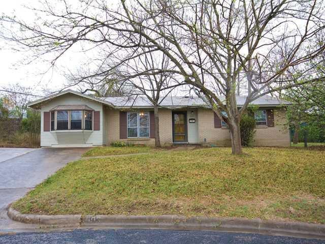 903 Chatsworth CIR - property photo 1 - Luxury home in Sherwood Oaks Sec 02, Austin, TX