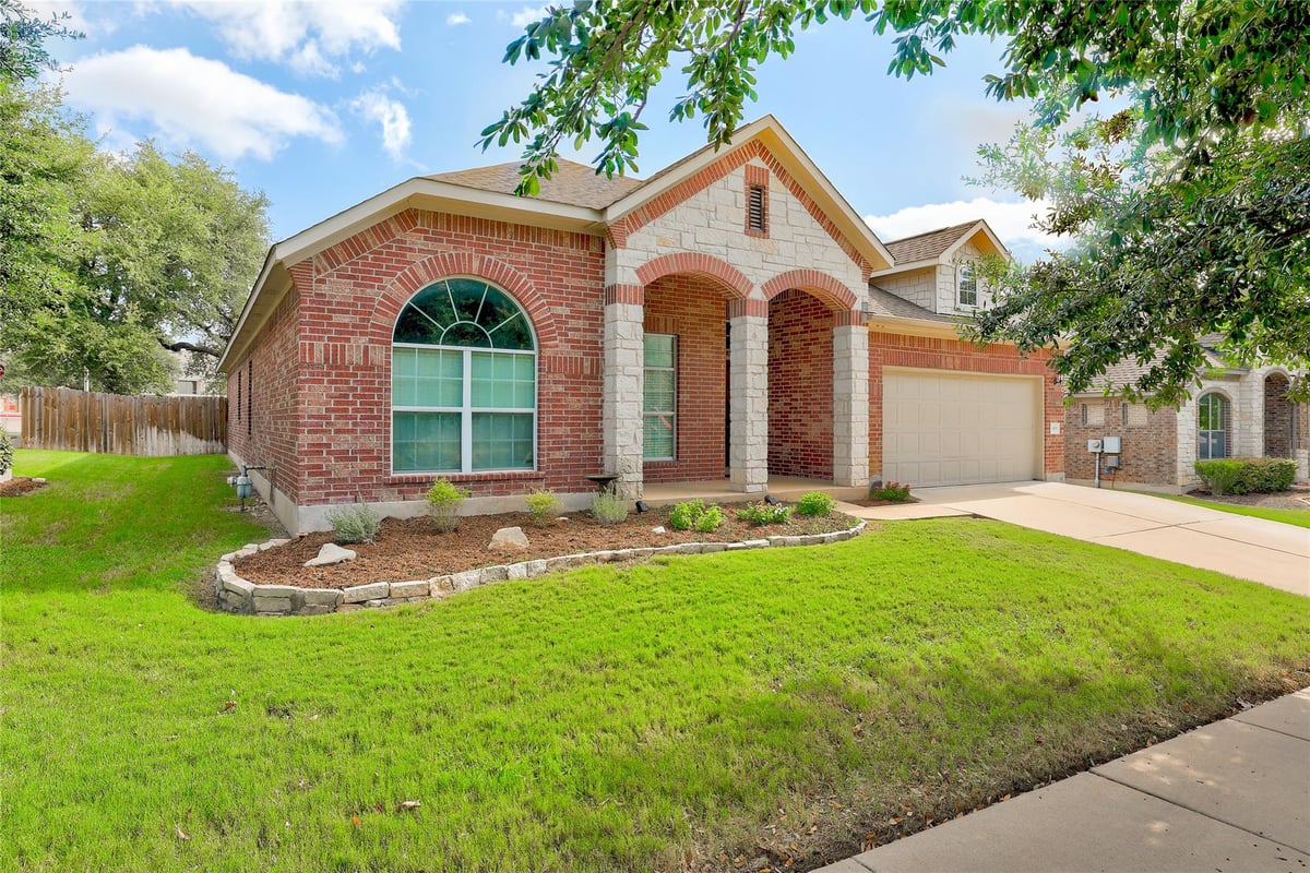 View 903 Madrone DR in Georgetown Village Sec 09 Ph 01 Pud 903 Madrone DR - property photo 1 - Luxury home in Georgetown Village Sec 09 Ph 01 Pud, Georgetown, TX
