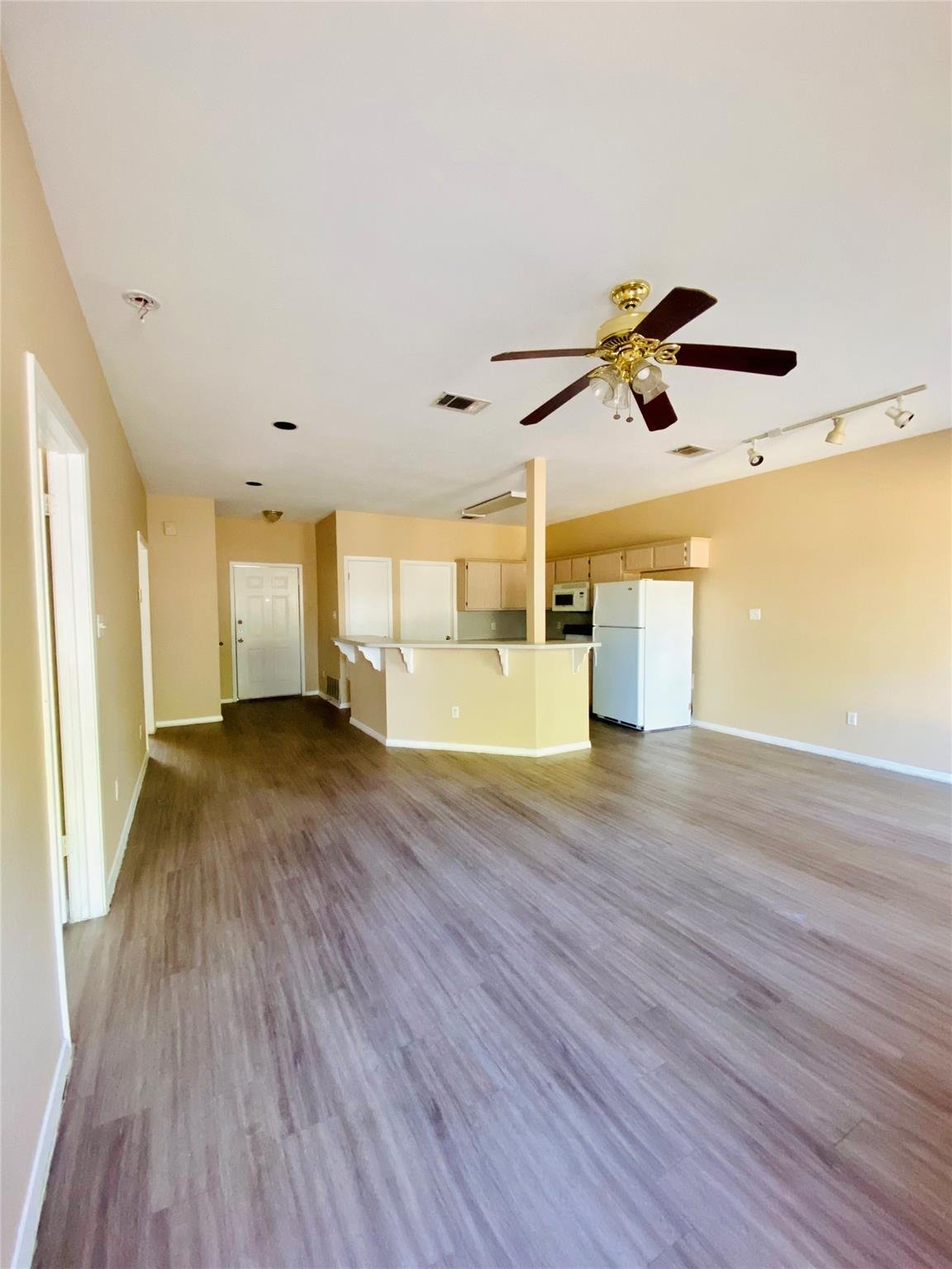 View 903 Quartz Ct Unit #B in Quarry Oaks Amd 903 Quartz Ct Unit #B - property photo 1 - Luxury home in Quarry Oaks Amd, Cedar Park, TX