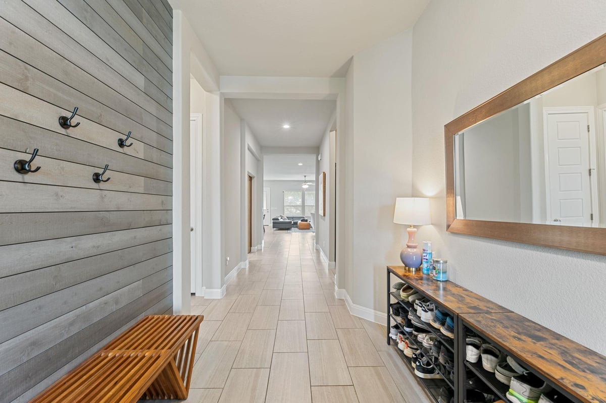 Living area at 904 Astoria St - 3 bed 3 bath home