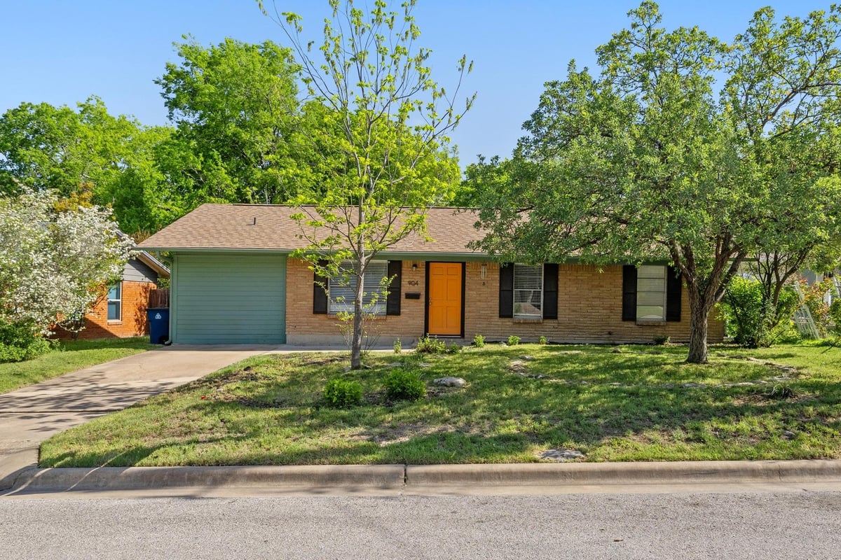 View 904 Aurora Cir in Hillridge Add 904 Aurora Cir - front exterior - Luxury home in Hillridge Add, Austin, TX