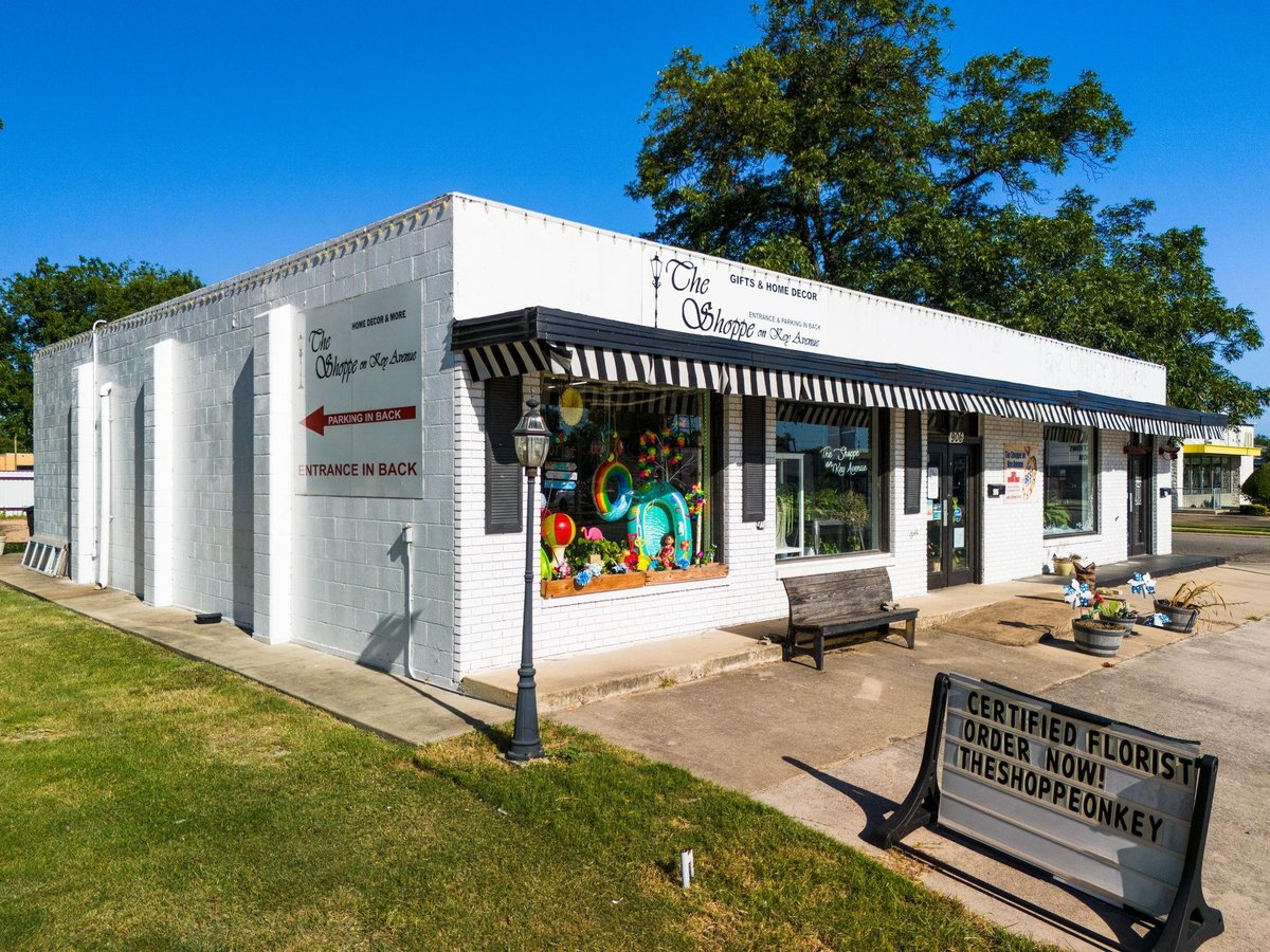 Kitchen at 904 S Key Ave - L S C 1st, Lampasas, TX