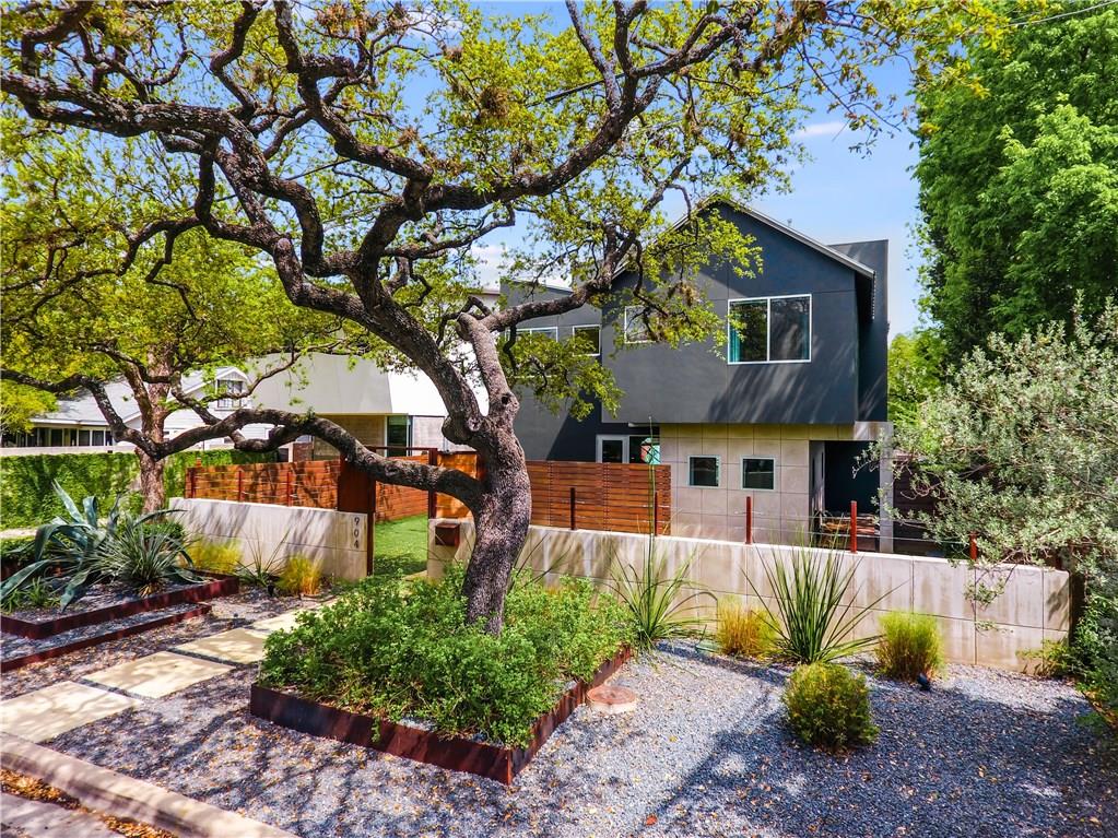 View 904 W Gibson St in Bouldin Creek 904 W Gibson St - property photo 1 - Luxury home in Bouldin Creek, Austin, TX
