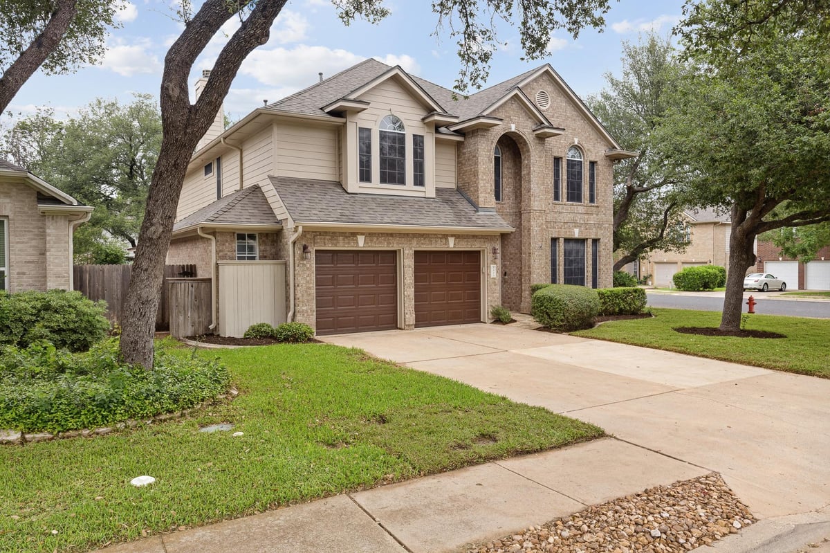 View 905 Brighton Bend LN in Lakeline Oaks Sec 3 905 Brighton Bend LN - property photo 1 - Luxury home in Lakeline Oaks Sec 3, Cedar Park, TX