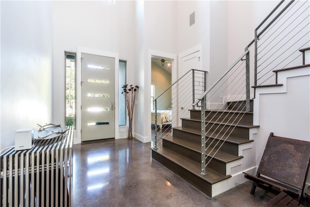 View 905 Columbus St in Bouldin Creek 905 Columbus St - property photo 1 - Luxury home in Bouldin Creek, Austin, TX