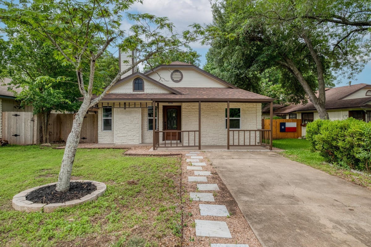 View 905 Wickfield LN in Copperfield Sec 02-B Amd 905 Wickfield LN - front exterior - Luxury home in Copperfield Sec 02-B Amd, Austin, TX