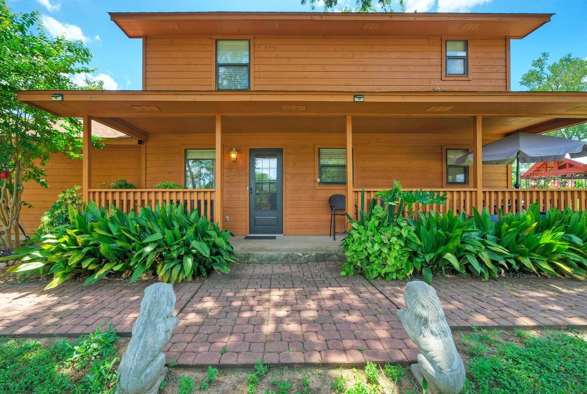 Primary bedroom at 906 & 828 Water St - 3 bed 2 bath home
