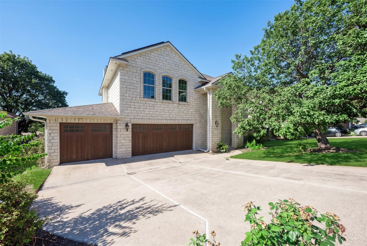 View 906 Antelope RDG in Forest Oaks Sec 1 906 Antelope RDG - property photo 1 - Luxury home in Forest Oaks Sec 1, Cedar Park, TX