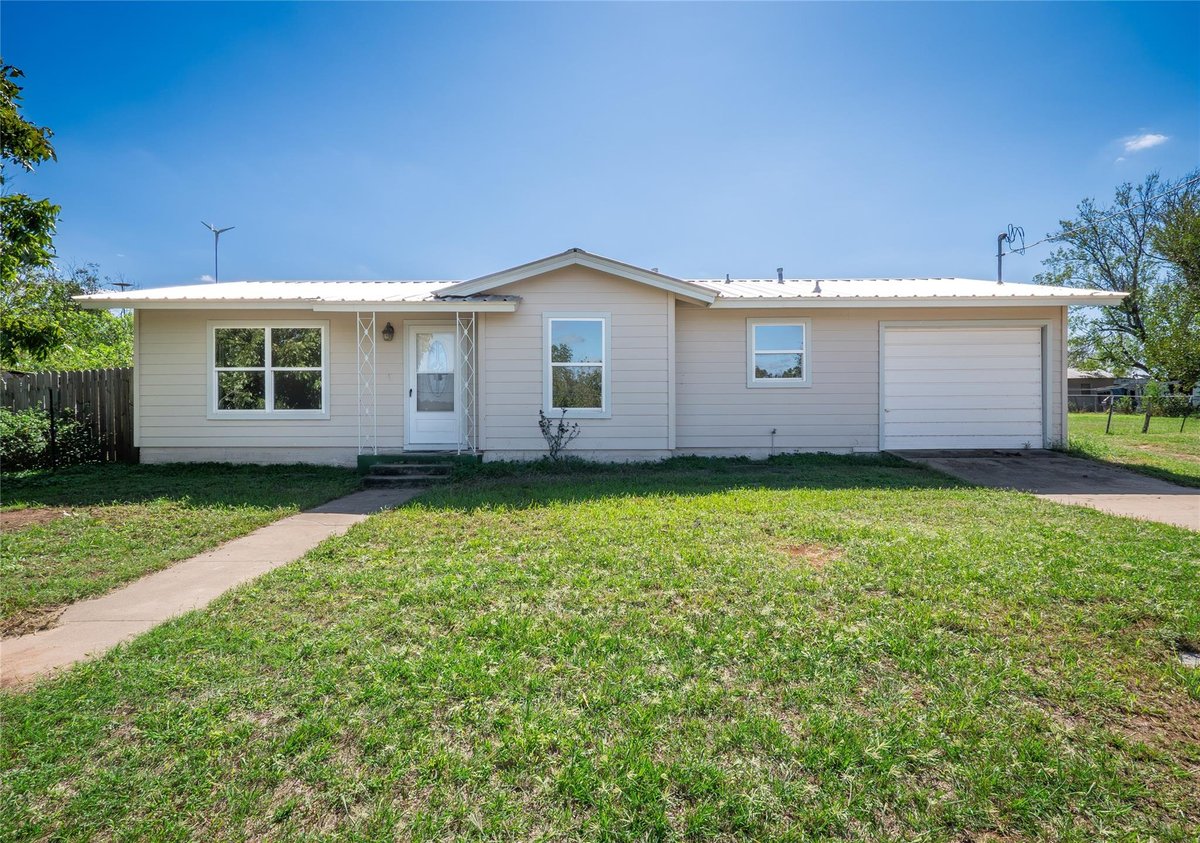View 906 E Brown ST in Llano 906 E Brown ST, photo 1 of 34, Llano, Llano, TX