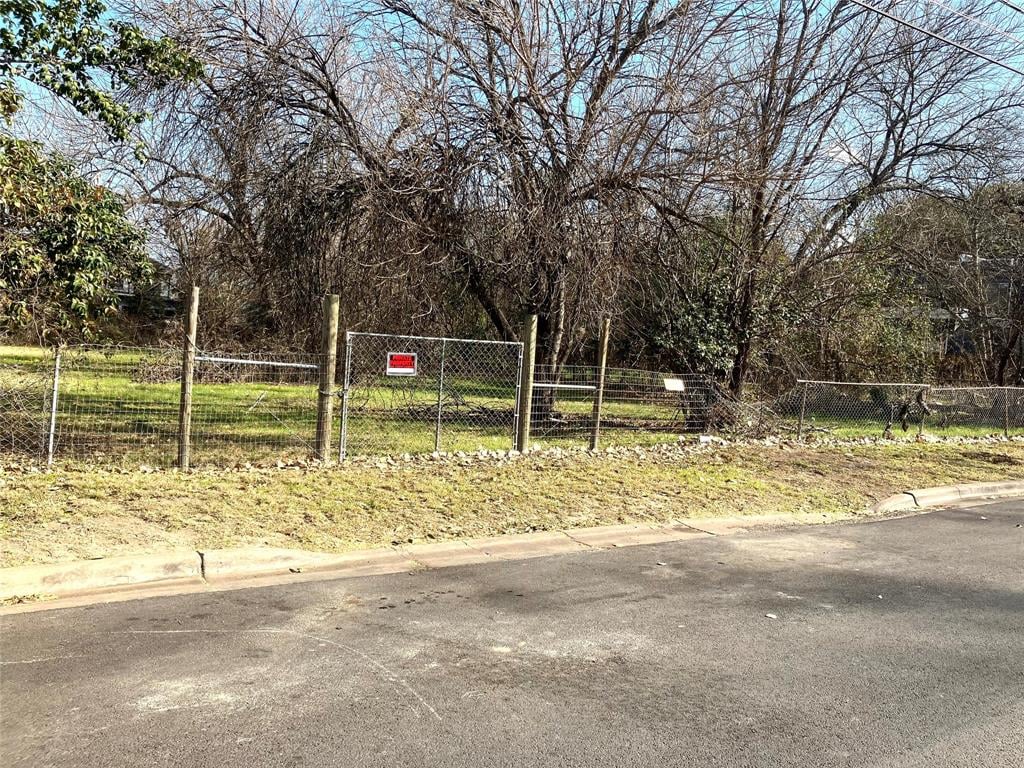 View 906 S Center ST in Freewater Add 906 S Center ST - front exterior - Luxury lot in Freewater Add, Austin, TX