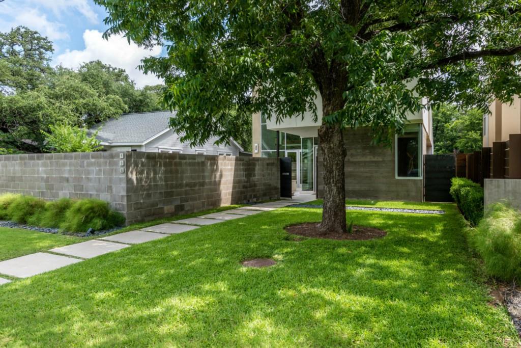 View 906 W Gibson St in Bouldin Creek 906 W Gibson St - property photo 1 - Luxury home in Bouldin Creek, Austin, TX