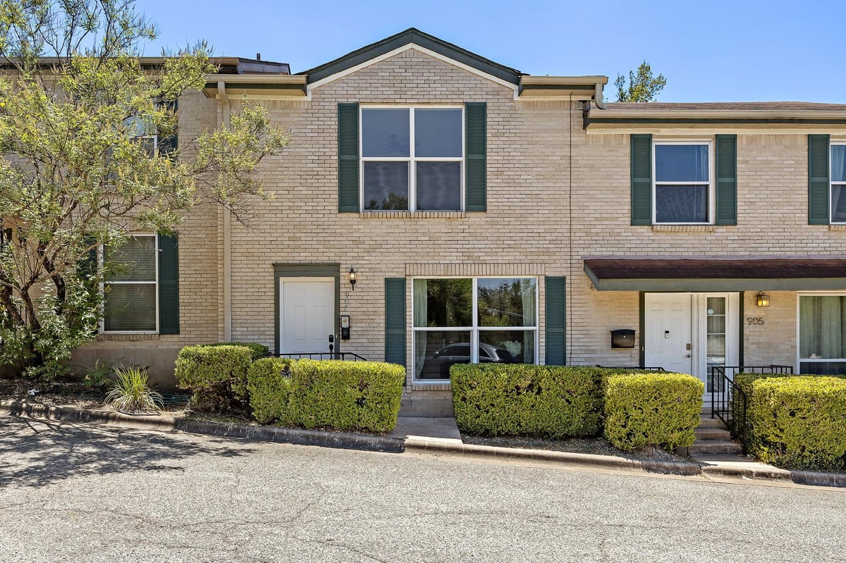 View 907 E Oltorf St in Council Ridge Condominia Amd 907 E Oltorf St - front exterior - Luxury home in Council Ridge Condominia Amd, Austin, TX