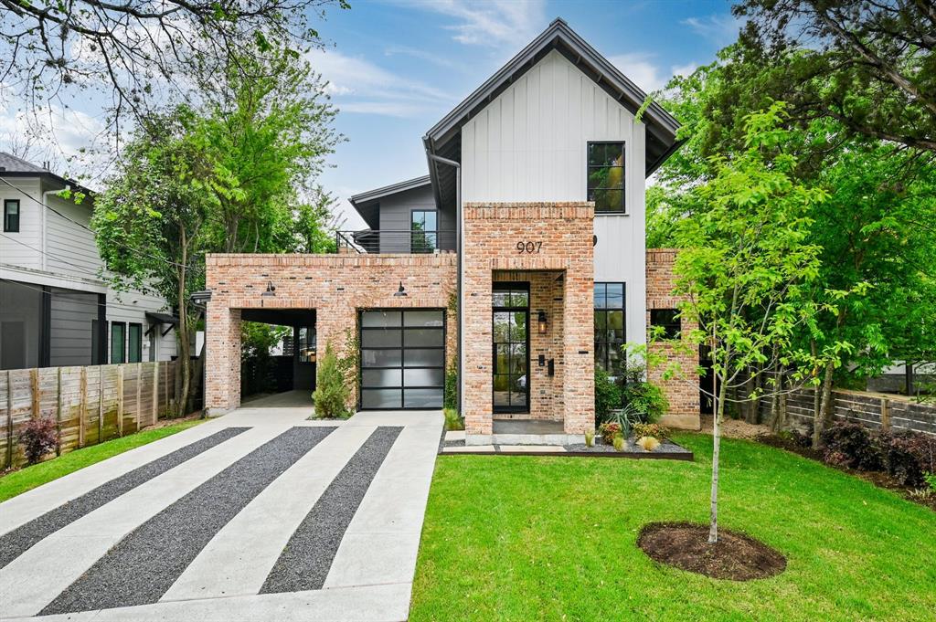 View 907 W Johanna ST in Bouldin 907 W Johanna ST - property photo 1 - Luxury home in Bouldin, Austin, TX