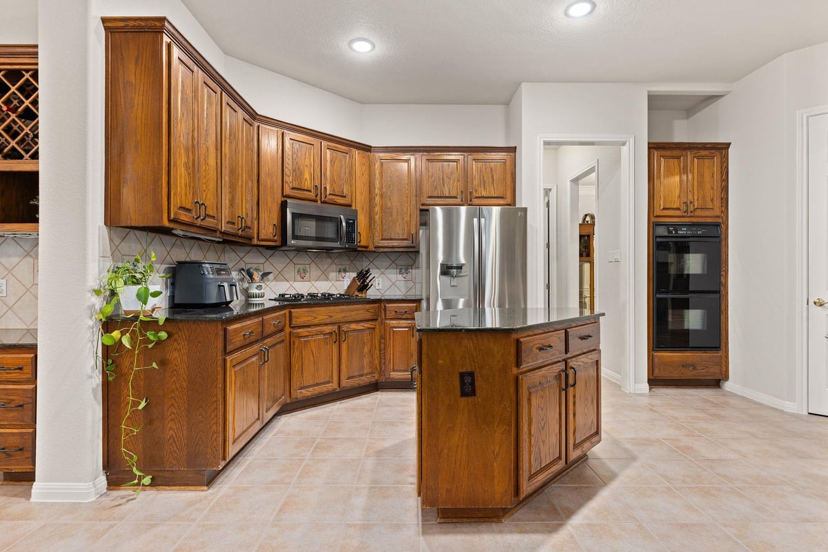 Primary bedroom at 908 Golden Bear Cv - 5 bed 3 bath home