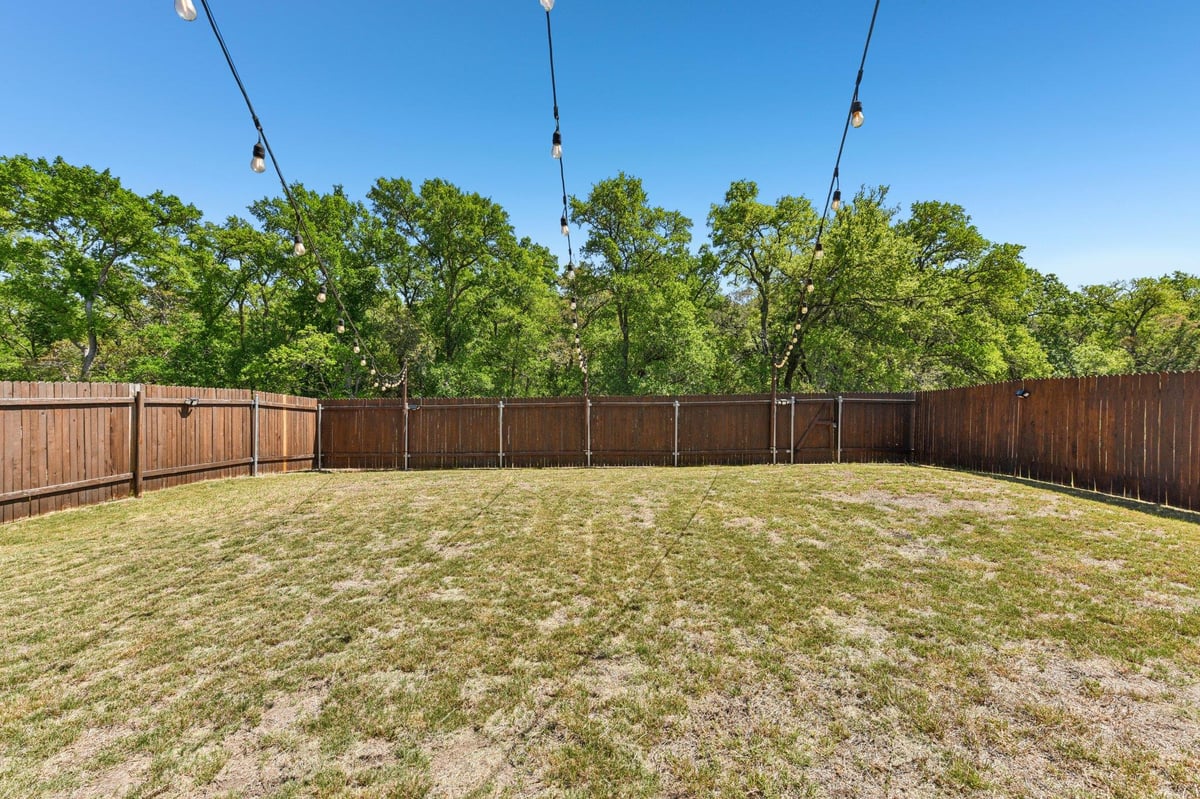Primary bedroom at 908 Goldilocks Ln - 4 bed 2 bath home