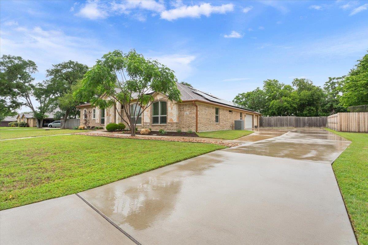 Primary bedroom at 910 Ridgeoak Dr - 4 bed 2 bath home
