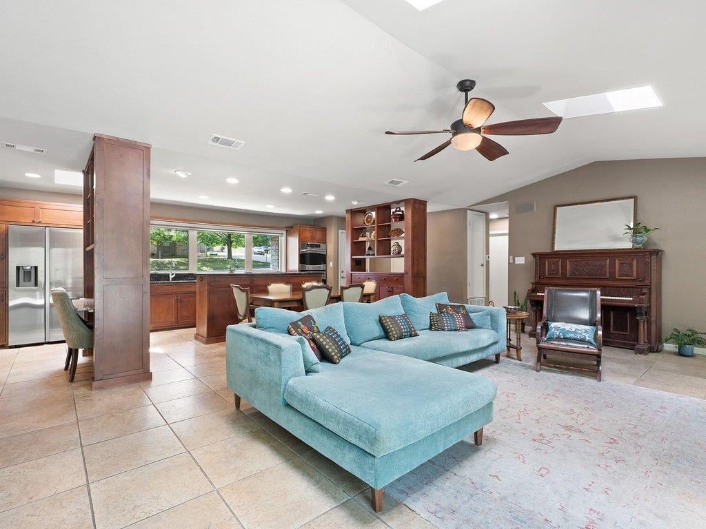 Primary bedroom at 910 River Oaks Dr - 3 bed 2 bath home