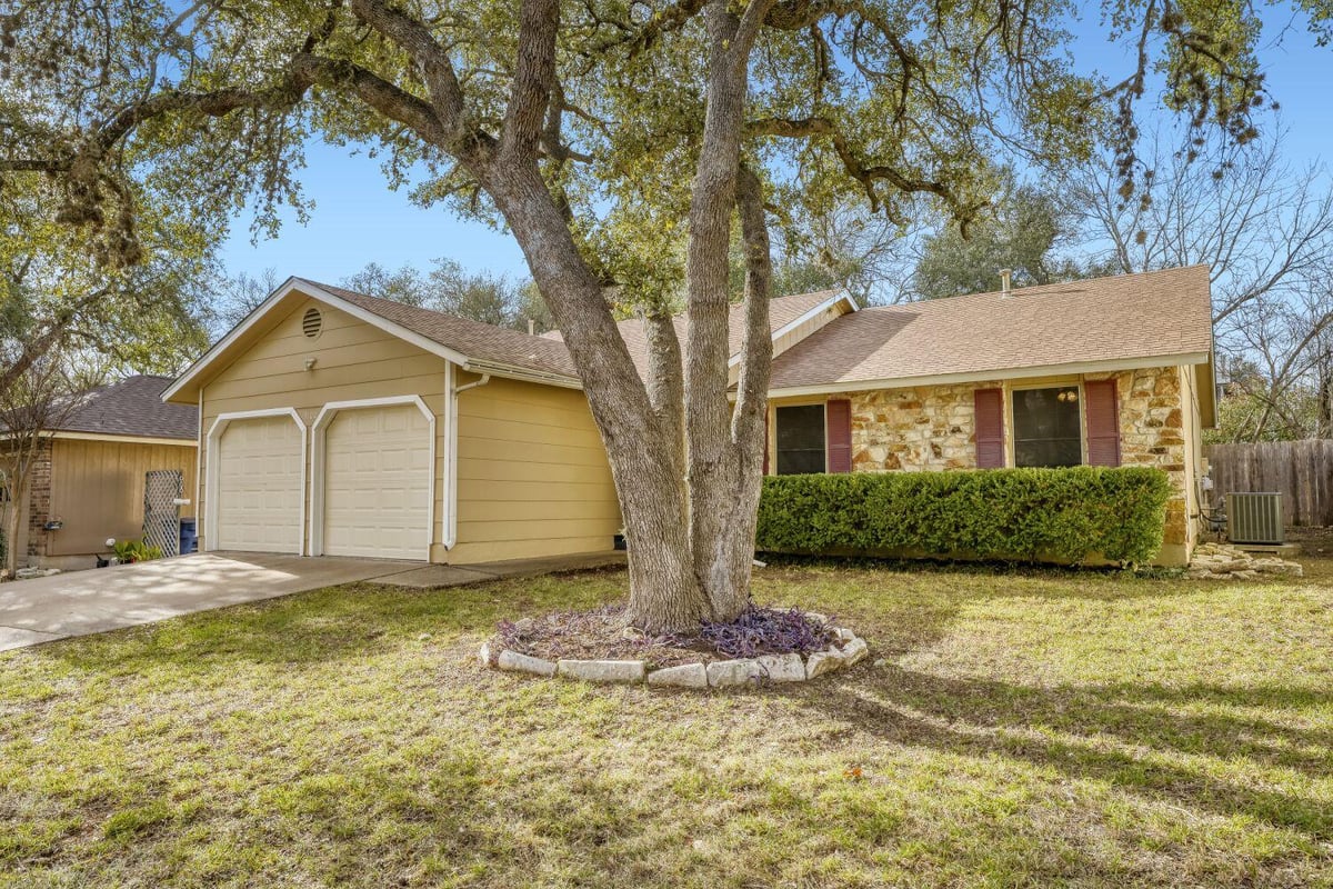 View 9100 Wagtail DR in Pheasant Run Sec 01 9100 Wagtail DR - property photo 1 - Luxury home in Pheasant Run Sec 01, Austin, TX