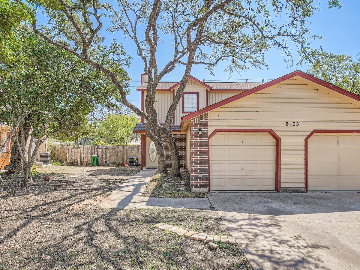 View 9105 Japonica CT Unit #B in Tanglewood Forest Sec 05 9105 Japonica CT Unit #B - property photo 1 - Luxury home in Tanglewood Forest Sec 05, Austin, TX