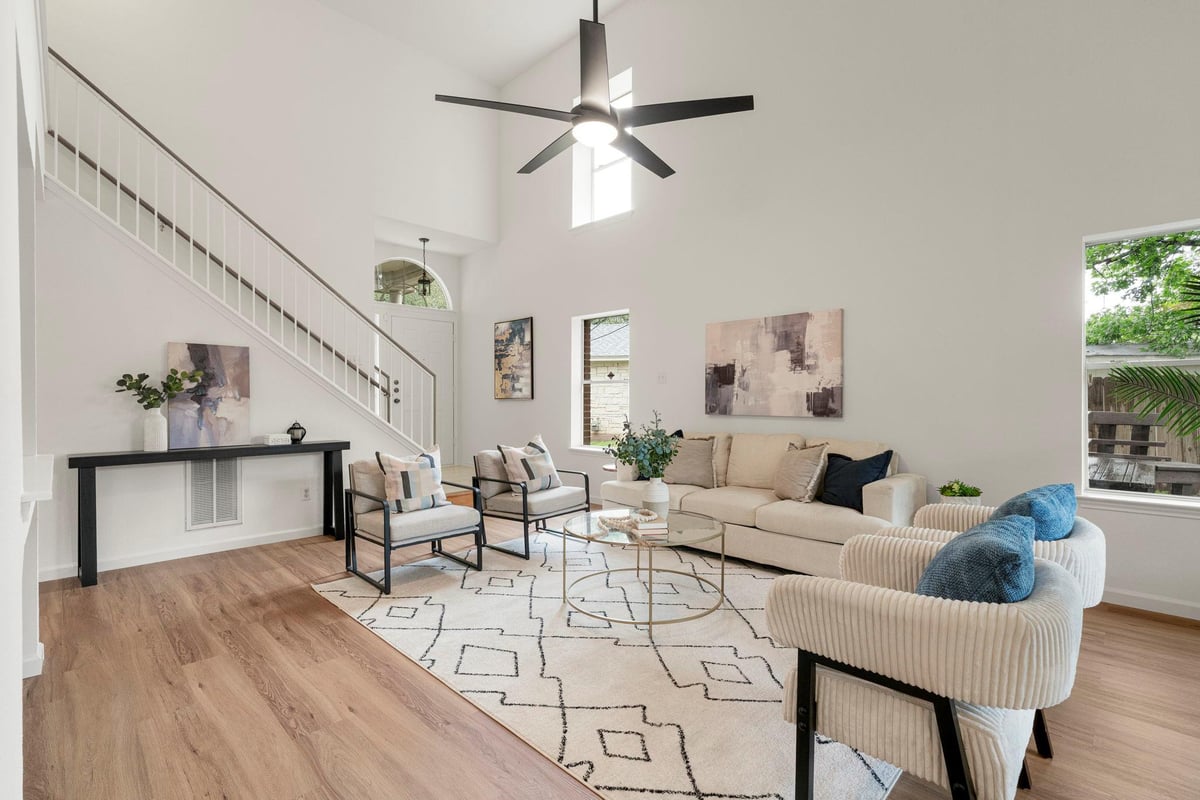 Living area at 9109 Hoffman Cv - 3 bed 2 bath home