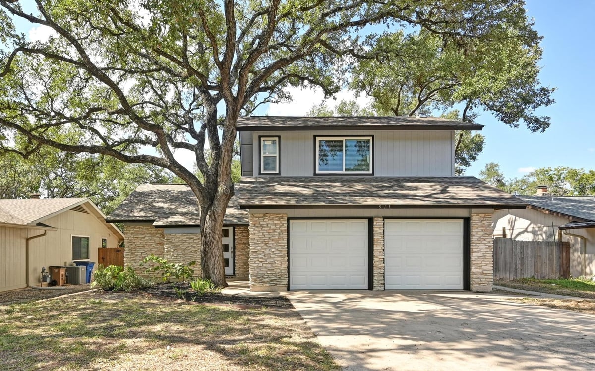 911 Acorn Oaks Dr - front exterior - Luxury home in Hillside Oaks, Austin, TX