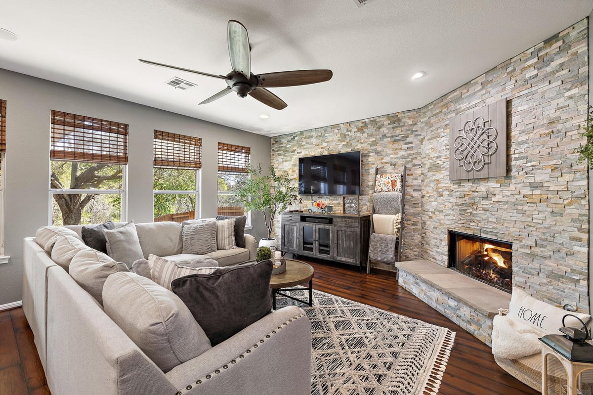 Primary bedroom at 911 LINDEN Loop - 3 bed 2 bath home