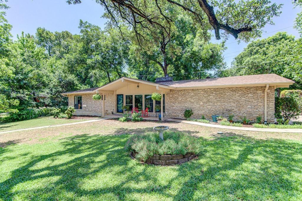 View 911 North Bend Dr in North Park Estates 911 North Bend Dr - front exterior - Luxury home in North Park Estates, Austin, TX