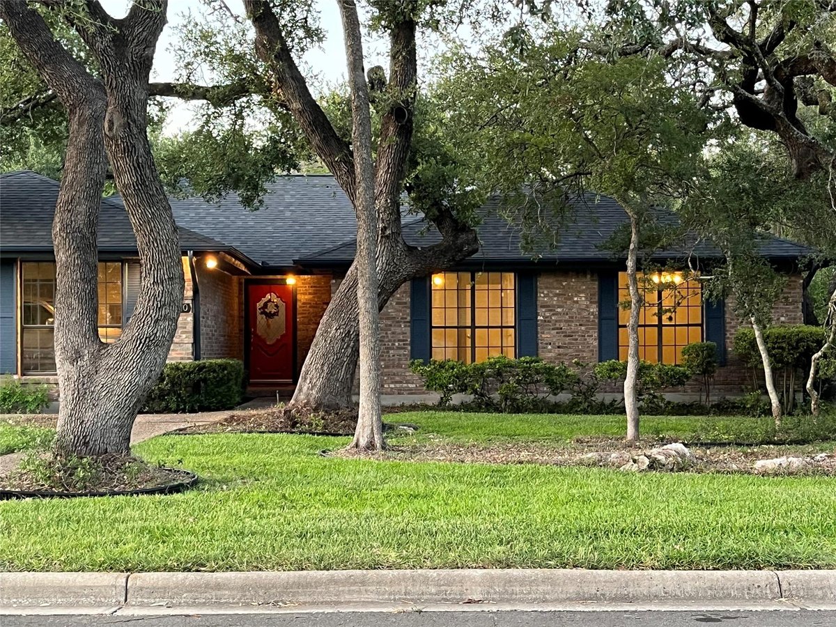 View 9110 Marybank Dr in Park At Spicewood Spgs Ph 01 Sec 03 9110 Marybank Dr - front exterior - Luxury home in Park At Spicewood Spgs Ph 01 Sec 03, Austin, TX