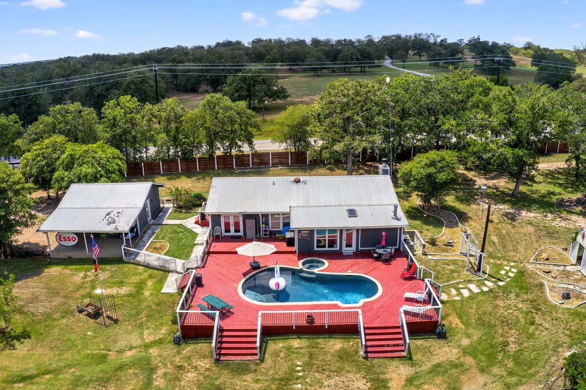 View 912 FM 812 in High Grove Acres 912 FM 812 - front exterior - Luxury home in High Grove Acres, Red Rock, TX