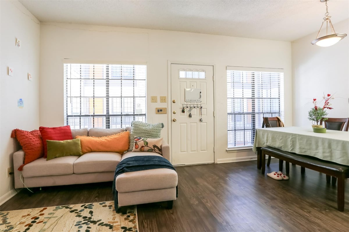 View 912 W 22nd St Unit #204 in Vanderbilt Condo Amd 912 W 22nd St Unit #204 - front exterior - Luxury home in Vanderbilt Condo Amd, Austin, TX