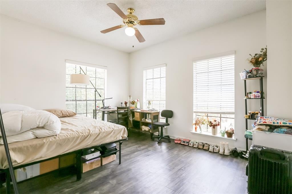 View 912 W 22nd St Unit #307 in Vanderbilt Condo Amd 912 W 22nd St Unit #307 - front exterior - Luxury home in Vanderbilt Condo Amd, Austin, TX