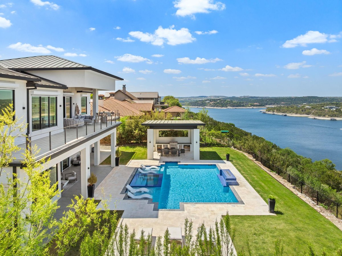 View 912 Watercliffe in Waterford On Lake Travis 912 Watercliffe - front exterior - Luxury home in Waterford On Lake Travis, Lago Vista, TX