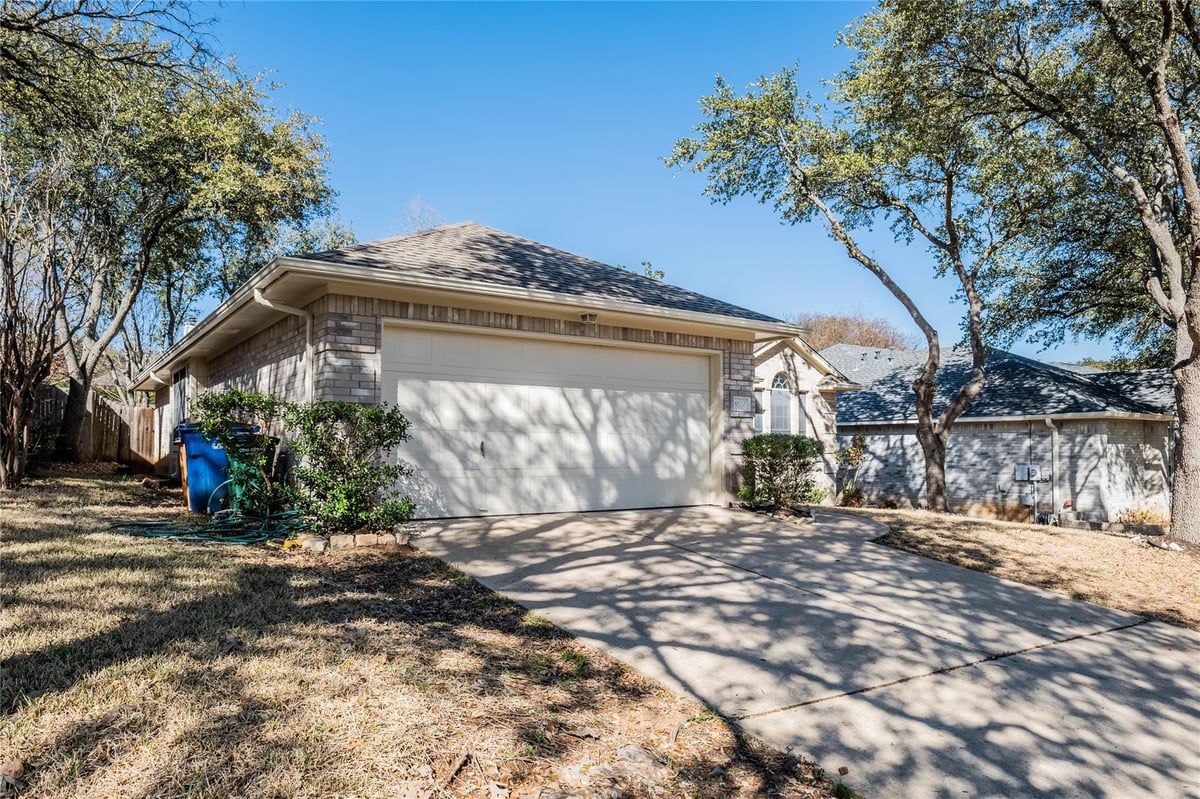 View 9120 Fainwood Ln in Circle C Ranch Ph A Sec 01 9120 Fainwood Ln - front exterior - Luxury home in Circle C Ranch Ph A Sec 01, Austin, TX